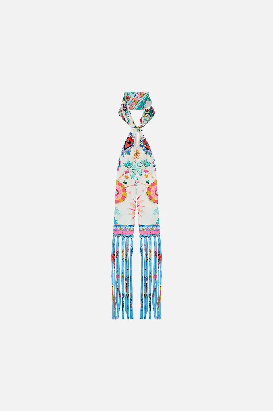 SKINNY NECK SCARF WITH TASSELS LIVING IN COLOUR